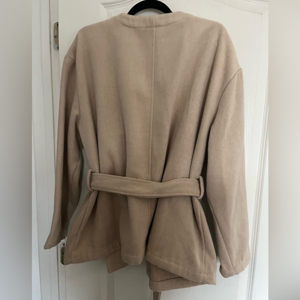 Liz Claiborne jacket. Beige. Tie waist closure. XL. - Picture 2 of 4